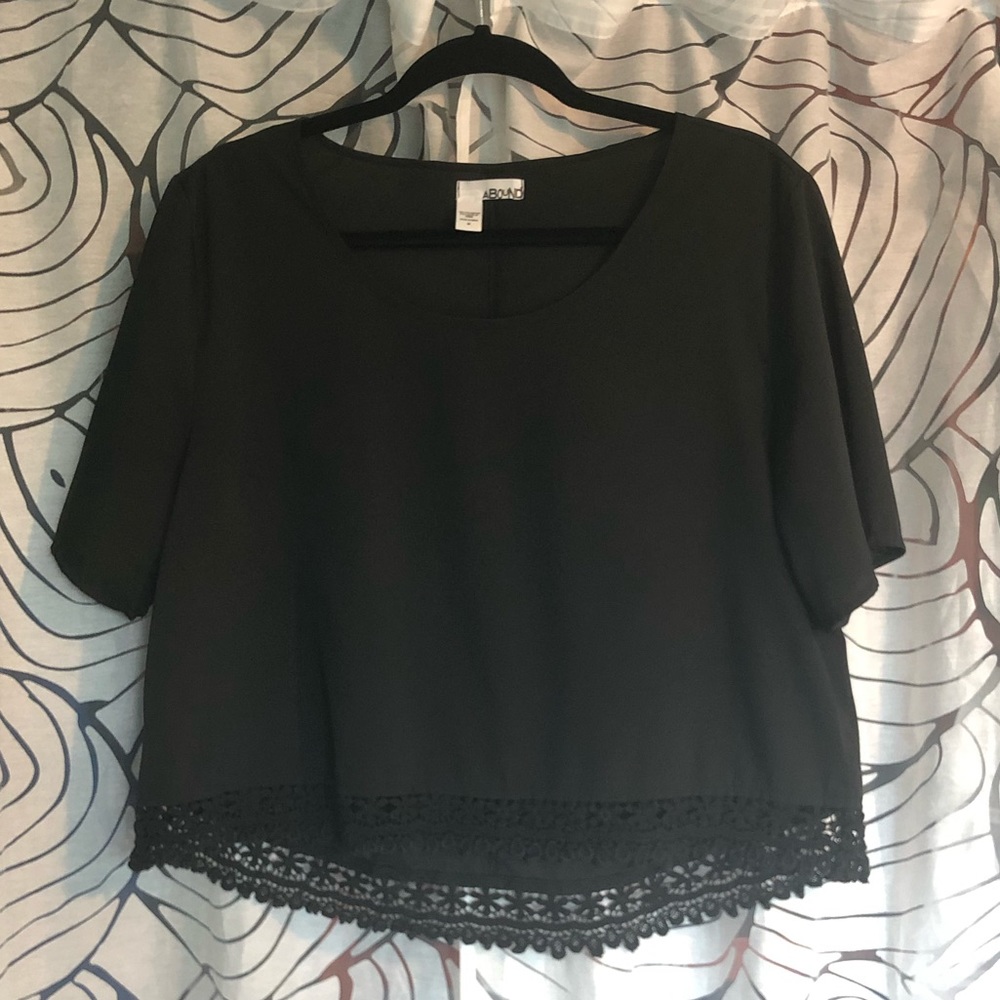 ABOUND Silky Cropped Scoop Neck w/ Lace Bottom